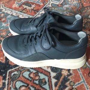 Everlane leather sneakers (size 8)